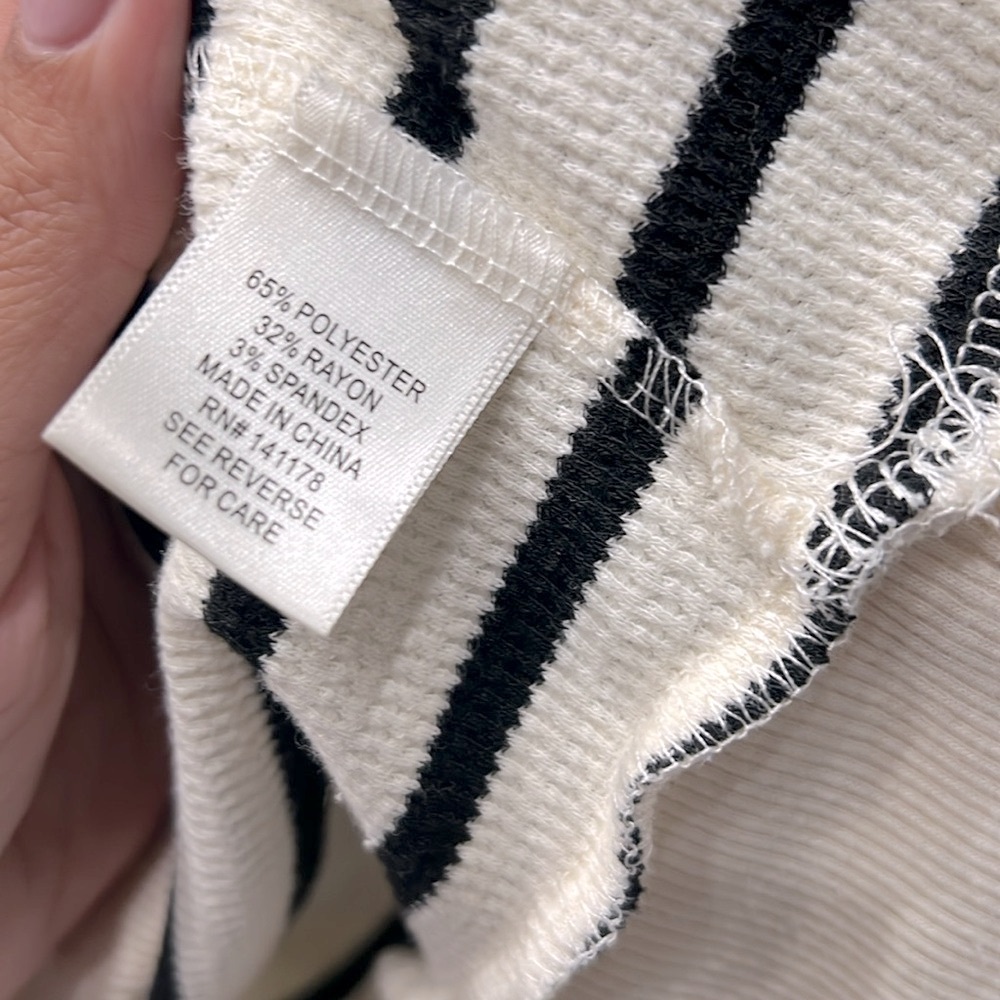 Atelier BY KIRIOUS Sz L Crop top sweater & skirt cream w stripes Good condition - Picture 8 of 8